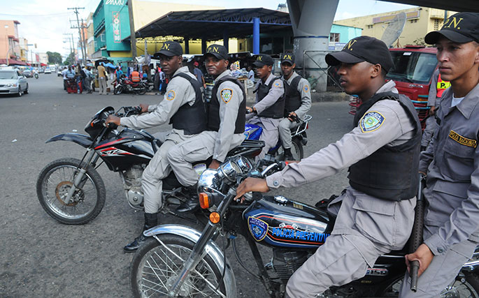 A partir de enero el salario mínimo de un policía será RD$20,000