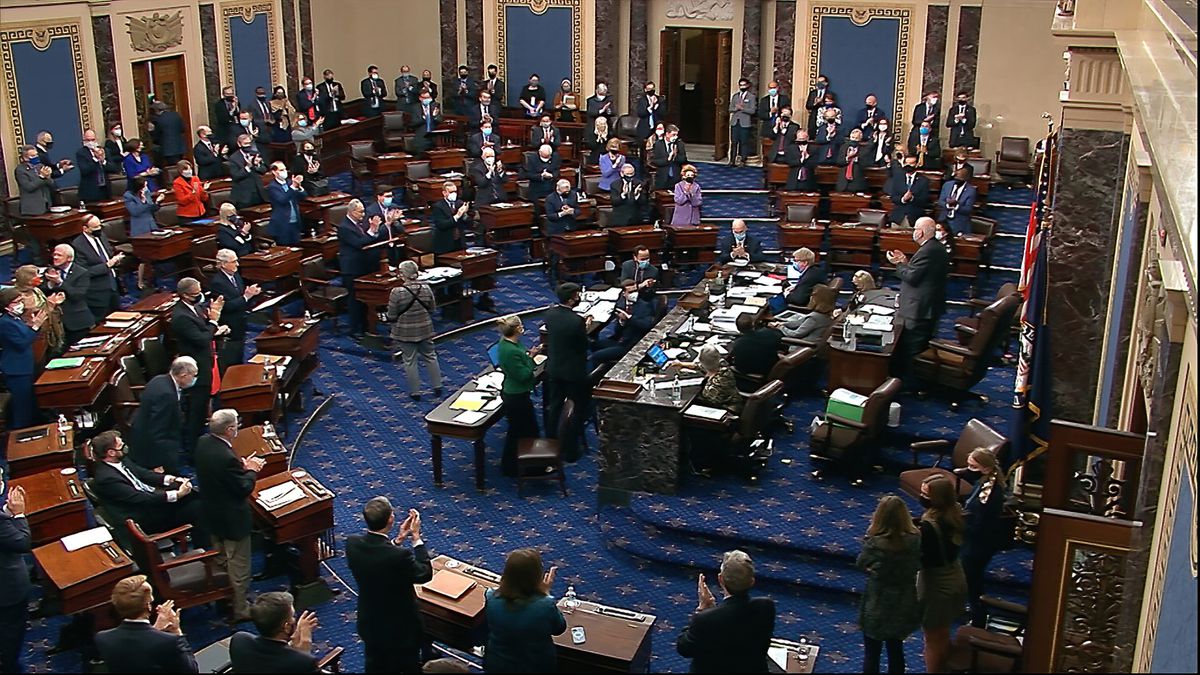 El Senado de EE.UU. aprueba un aumento de deuda nacional hasta los 31,4 billones us