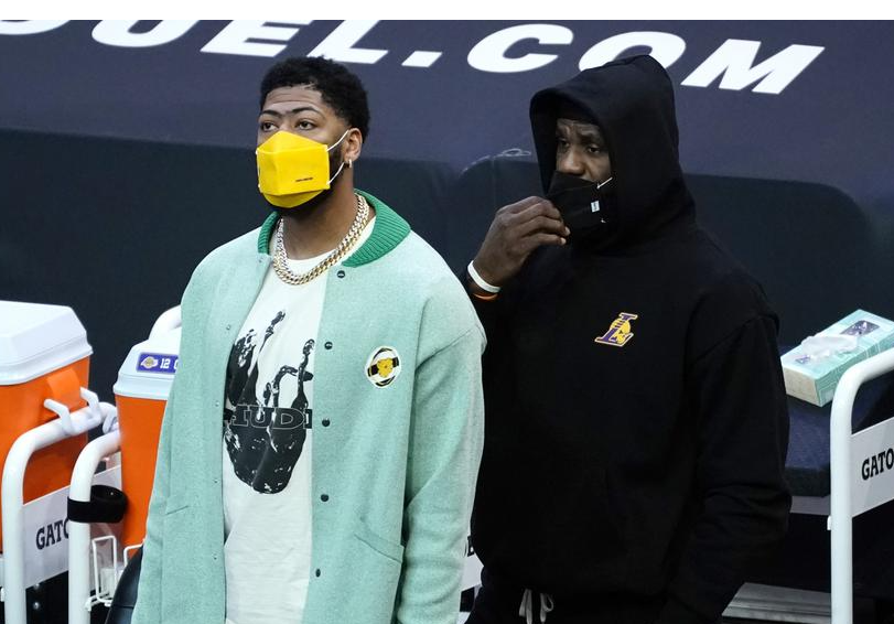 LeBron James y Anthony Davis fuera acción en la NBA por lesión