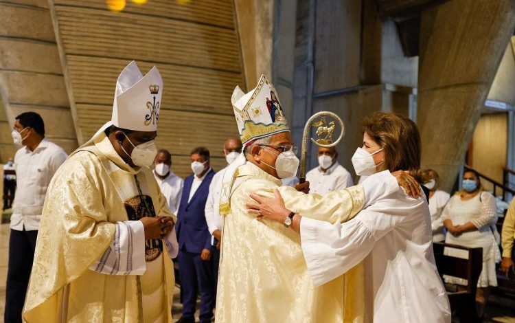 Vicepresidenta Raquel Peña encabeza misa oficial en la Basílica de Higüey