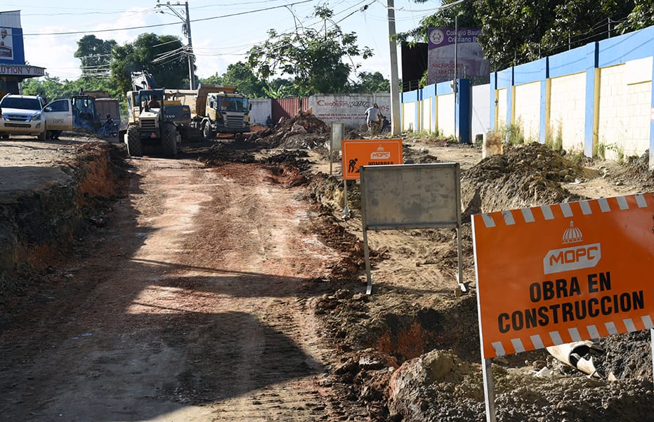 El Ministro de Obras Pública Deligne Ascensión garantizó que serán concluidos los trabajos  de remozamiento de las carreteras de  Manoguayabo
