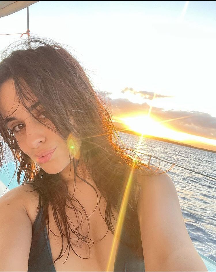 Camila Cabello estuvo en RD y dice que quiere ir a un “teteo”