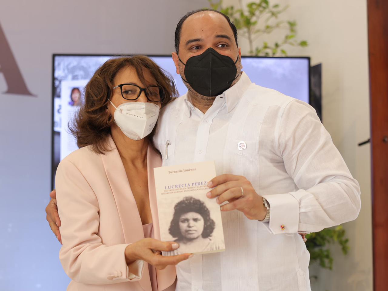 Publican segunda edición del libro que relata el asesinato de la dominicana Lucrecia Pérez en España - Noticias de hoy en República Dominicana | De Último Minuto