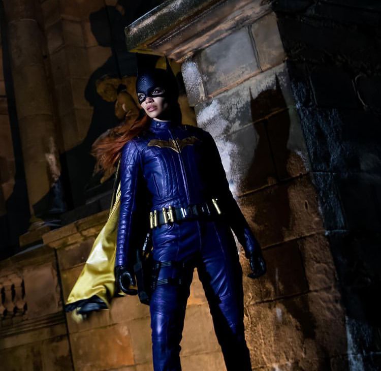 Leslie Grace presenta la primera imagen oficial de Batgirl para HBO Max