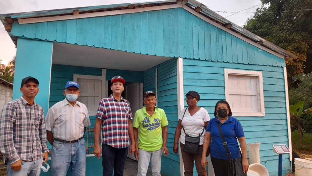 Entregan 10 viviendas a familias de escasos recursos en Yamasá - Noticias de hoy en República Dominicana | De Último Minuto