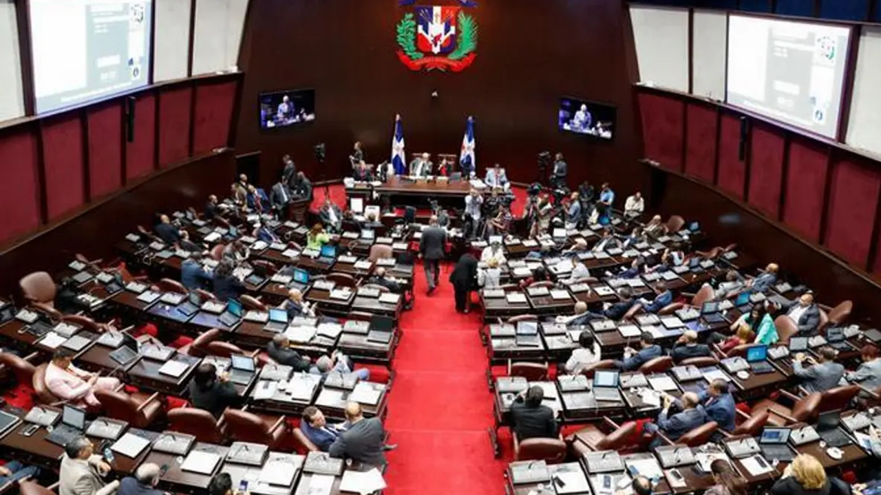 Diputados continúan este jueves debatiendo nuevo Código Penal - Noticias de hoy en República Dominicana | De Último Minuto