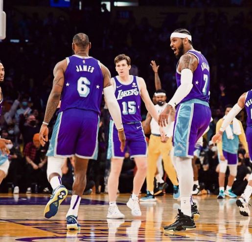 Malik Monk y LeBron James dan a los Lakers su cuarto triunfo seguido en la NBA