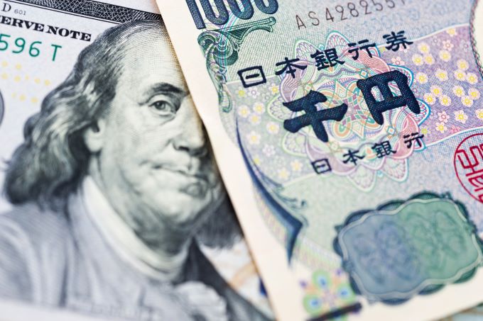 Dólar EEUU toca la banda alta de 115 yenes en Tokio, su mayor nivel en 5 años