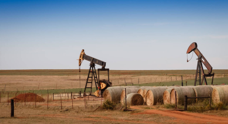 Petróleo de Texas sube un 5,27 % y cierra en 107,81 dólares el barril