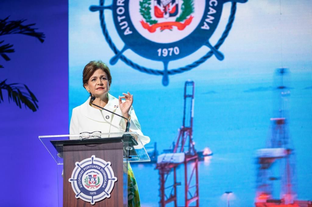 Vicepresidenta anuncia readecuación y construcción de 17 muelles pesqueros