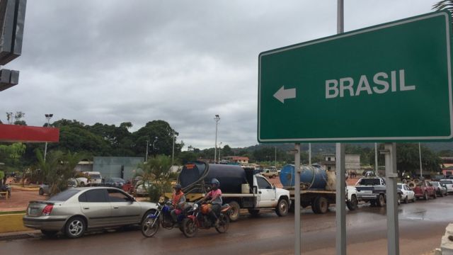 El gobernador del estado venezolano de Bolívar, Ángel Marcano, anunció este jueves la reapertura de la frontera con Brasil, cerrada desde marzo de 2020 por la pandemia de la covid-19.