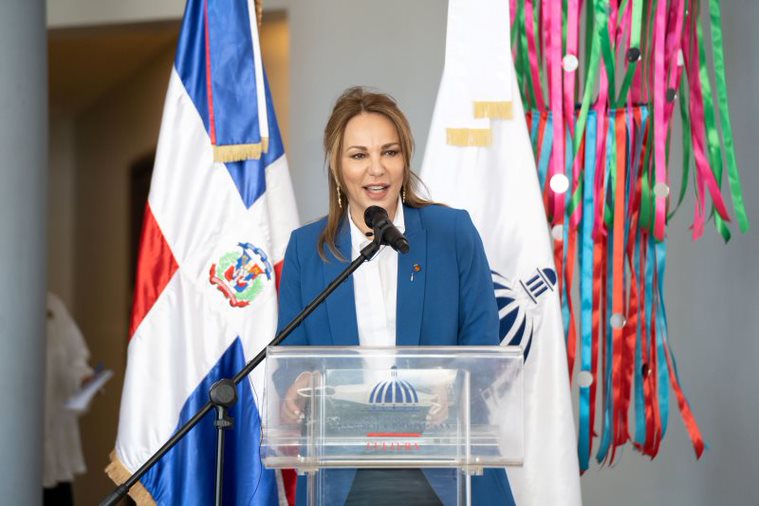 Ministra de Cultura encabeza lanzamiento colección de libros del Bicentenario de la Independencia Efímera