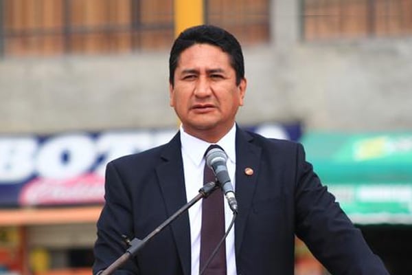 Líder del partido oficialista de Perú queda absuelto en proceso por corrupción