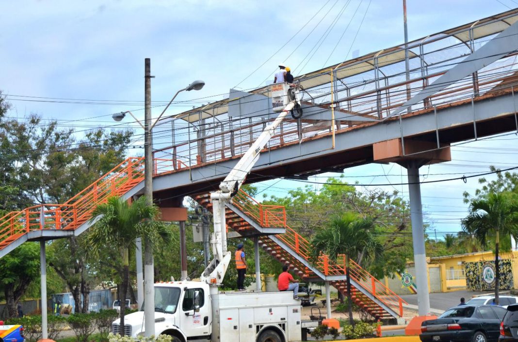 ASDN da plazo de 60 días para que dueños de vallas publicitarias obtengan debidos permisos  