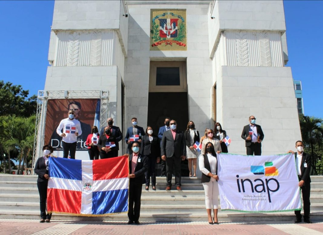 INAP rinde tributo a los próceres y fundadores de RD en el Altar de la Patria