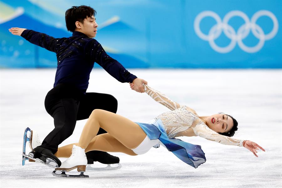China logra victoria en patinaje artístico