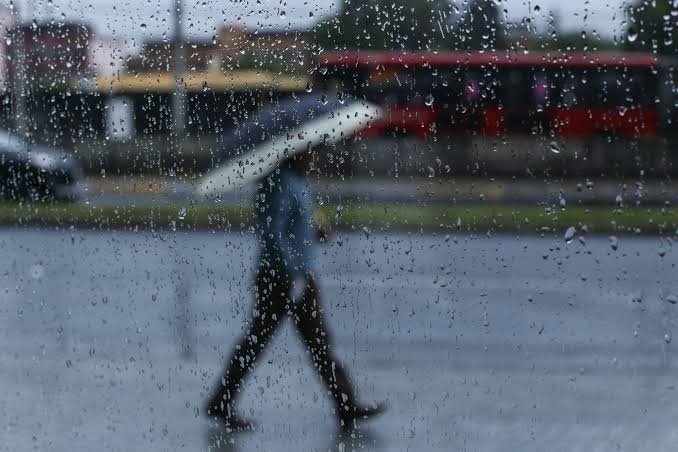 Se producirán chubascos pasajeros y ráfagas de viento en gran parte del país