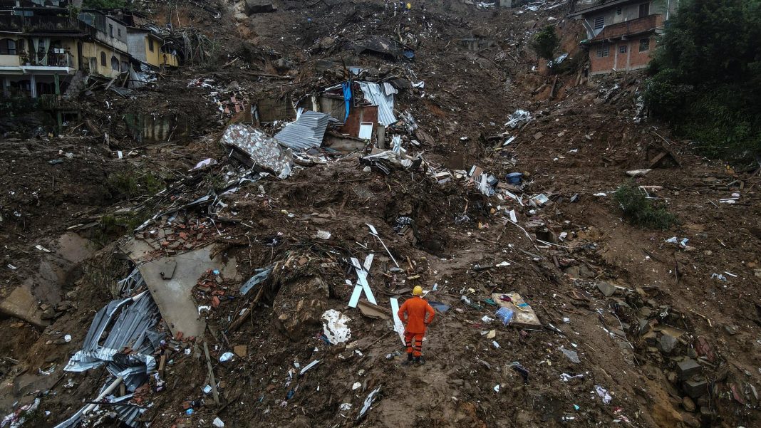 La tragedia en la ciudad brasileña de Petrópolis ya deja 181 muertos