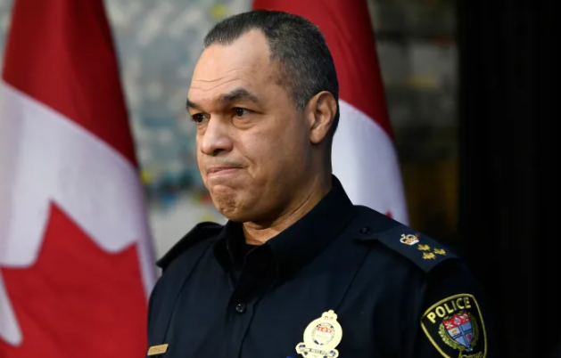 Jefe de Policía de Ottawa dimite por el caos de la protesta de camioneros en Canadá