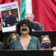 Una diputada mexicana se disfraza de un legislador transfóbico para exigir su desafuero - Noticias de hoy en República Dominicana | De Último Minuto