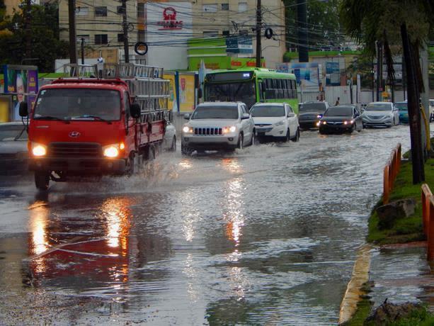 Vaguada continuara provocando aguaceros en el territorio nacional