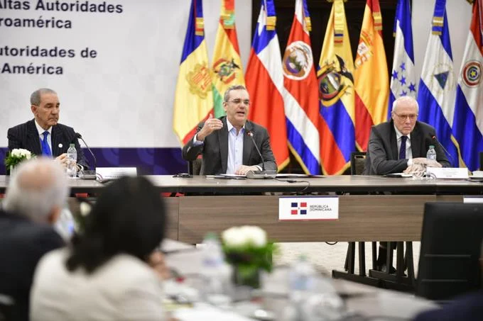 Ministros debaten en RD sobre calidad de educación en Iberoamérica