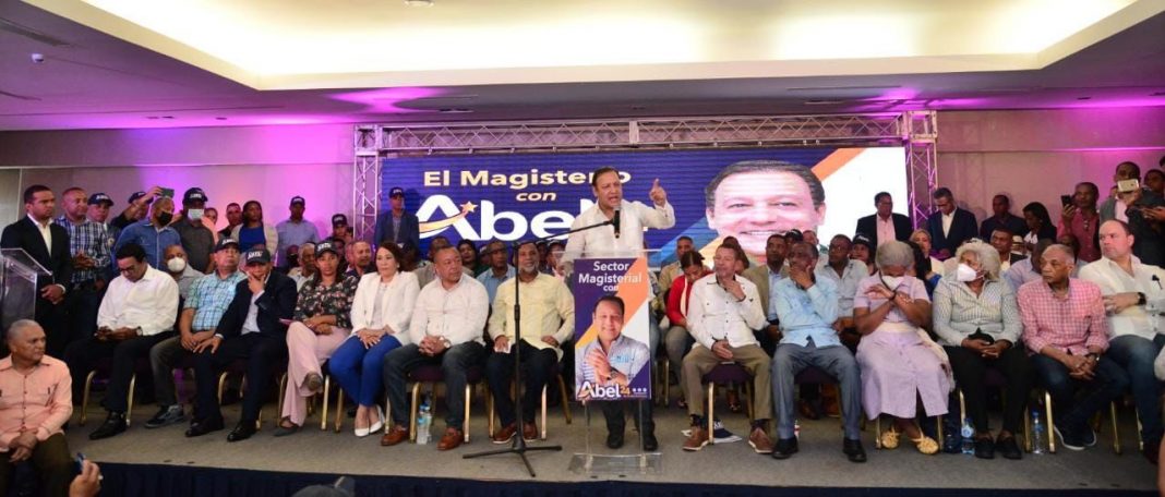 Abel Martínez asegura gobiernos del PLD dignificaron el sector magisterial