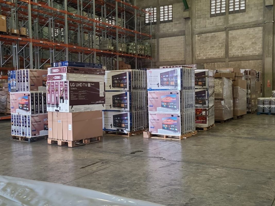 Aduanas detecta millonario contrabando de 482 televisores en puerto de Haina