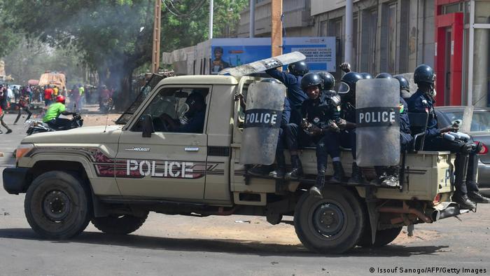 Dos policías y varios civiles muertos en un ataque terrorista en Níger