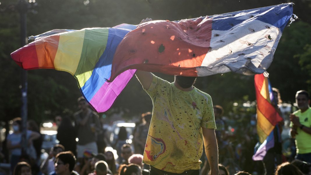 Chile celebra el primer matrimonio homosexual de su historia