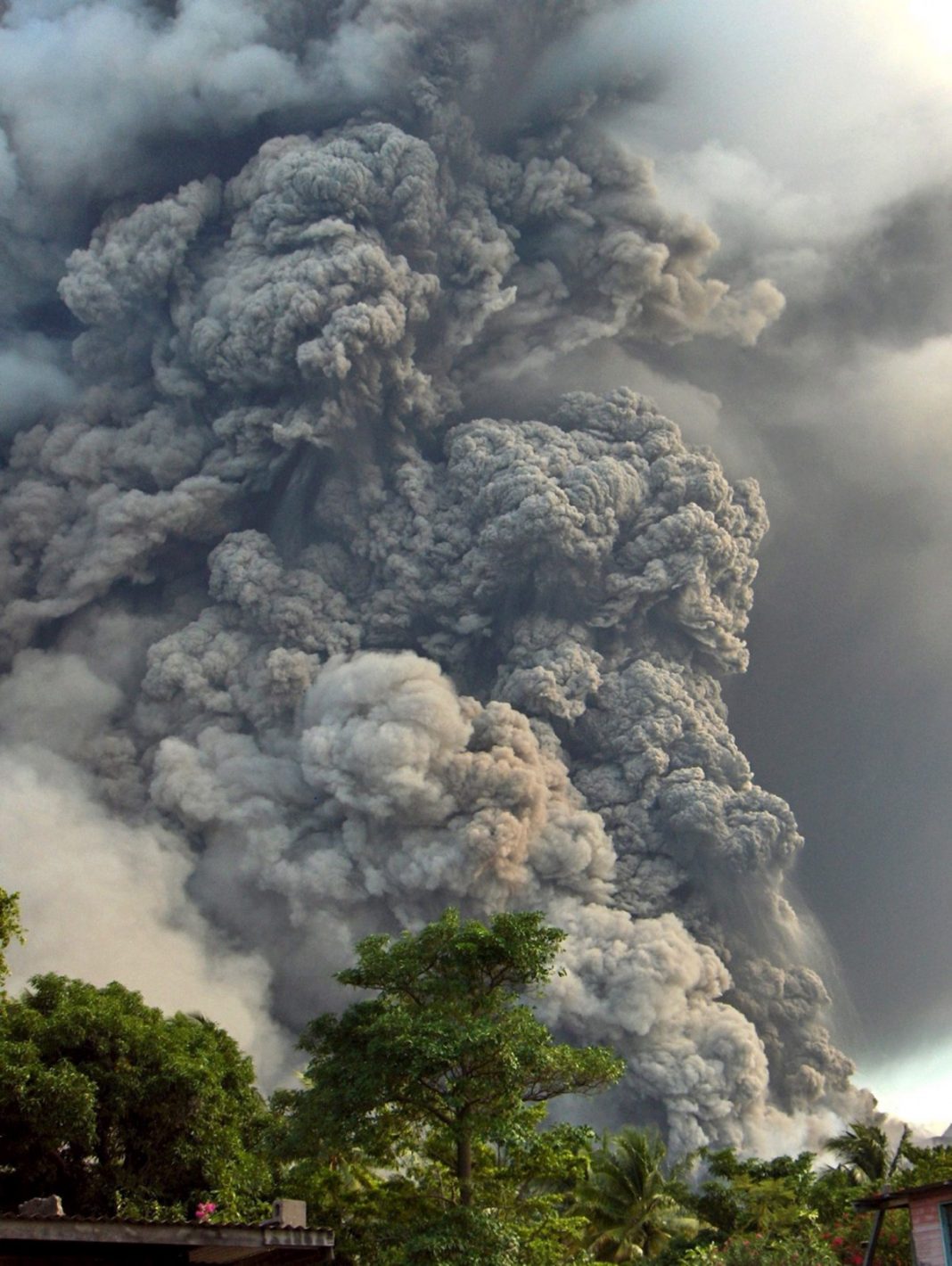 Registran una gran erupción volcánica en Papúa Nueva Guinea