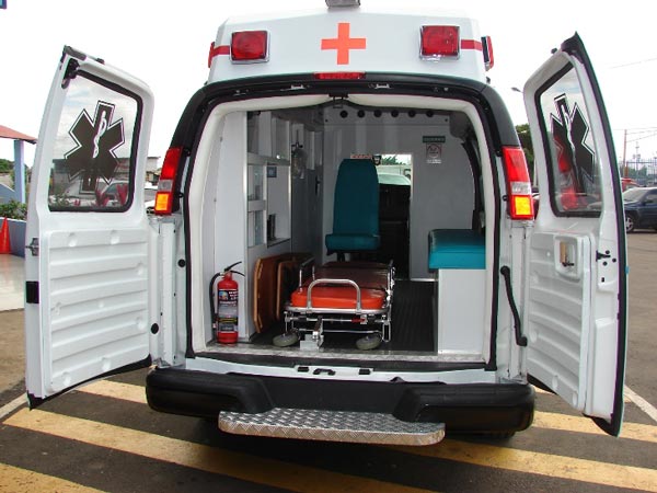Donan instrumentos musicales y ambulancia para provincia La Altagracia