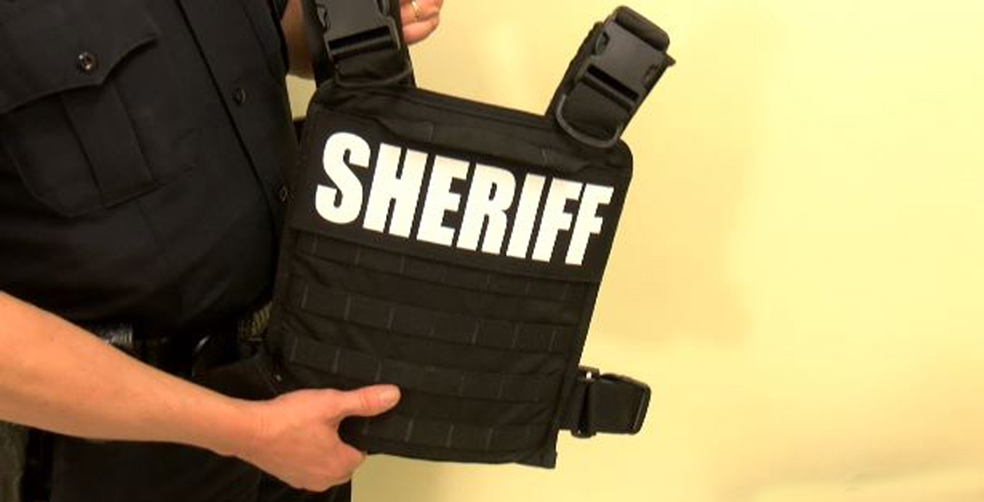 Roban chalecos anti balas donados a Ucrania por sheriff del condado Suffolk - Noticias de hoy en República Dominicana | De Último Minuto