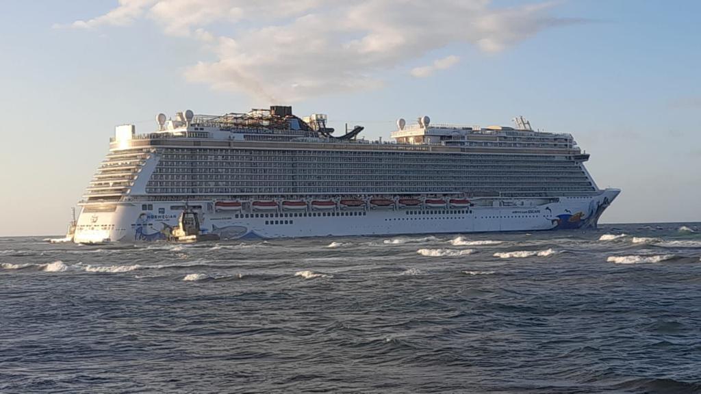 Crucero Norwegian Escape encalla en Puerto Plata