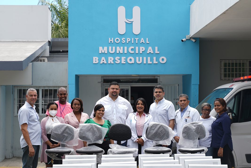 Fundación Refidomsa dona equipo de laboratorio al hospital de Barsequillo