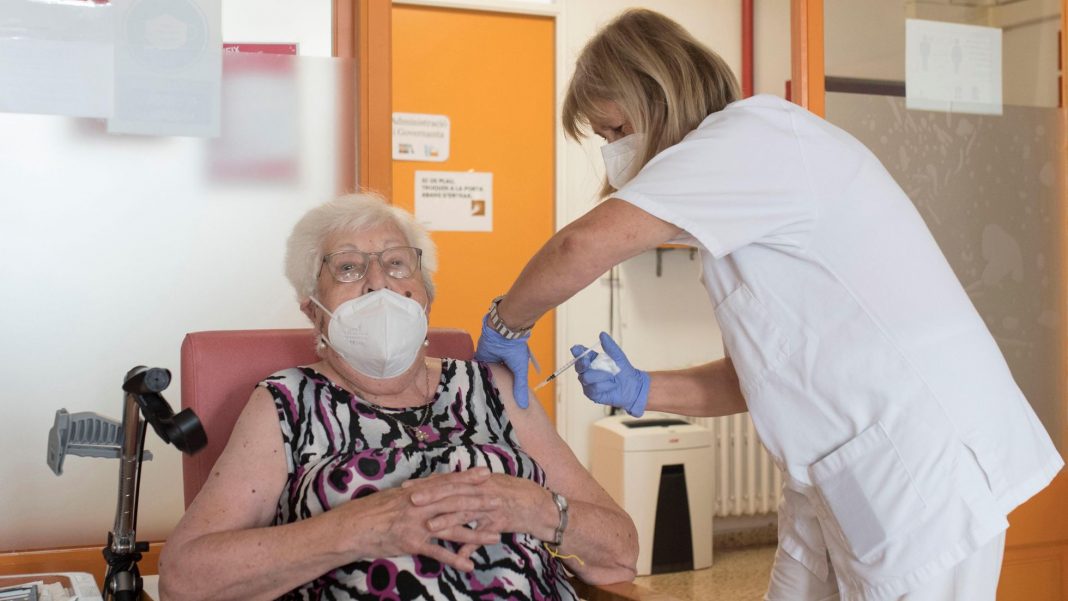 Estudio: cuarta dosis de vacuna contra covid reduce la mortalidad en un 78%