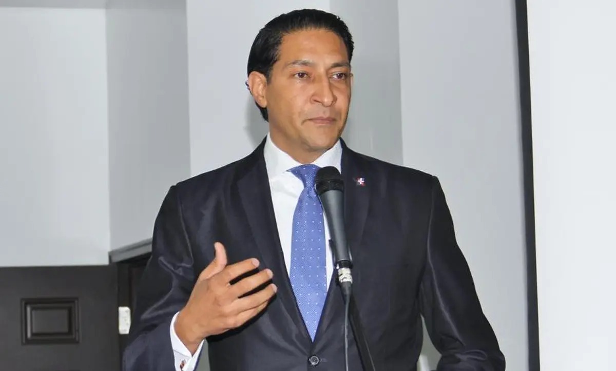 Iván Gatón dicta conferencia sobre guerra de Rusia y Ucrania en New York - Noticias de hoy en República Dominicana | De Último Minuto