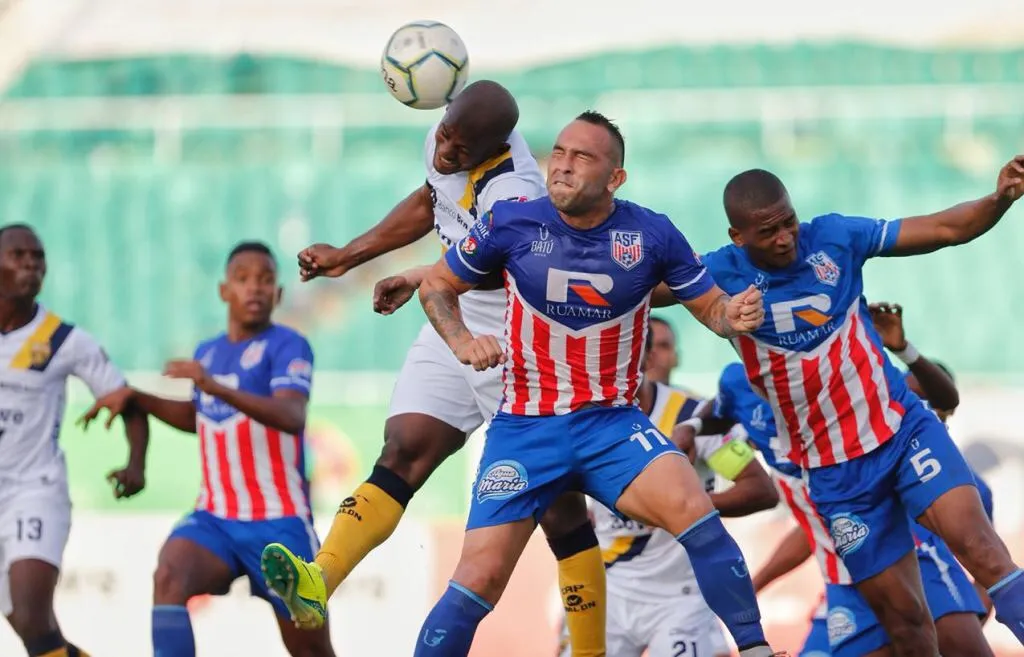 Ocho equipos animan la octava edición de la Liga Dominicana de Fútbol