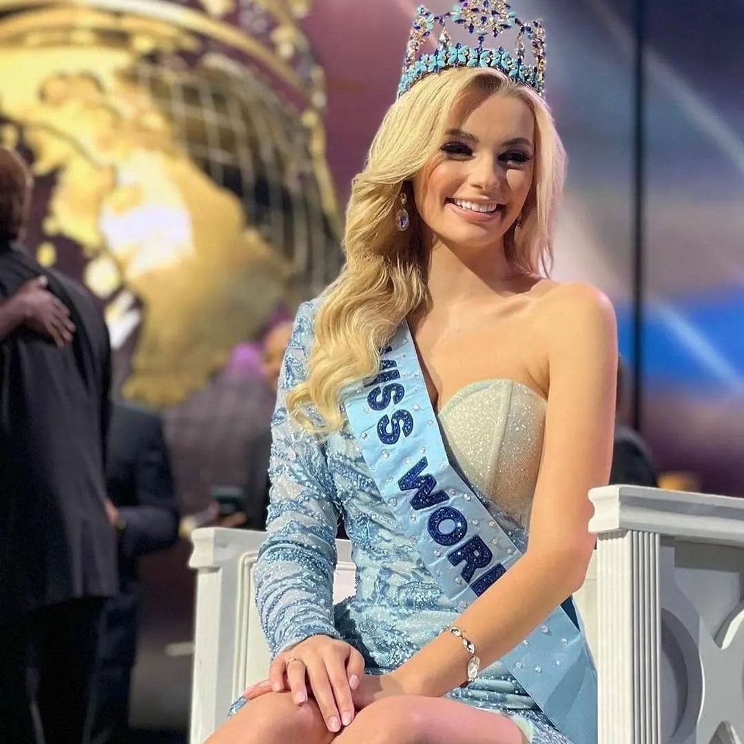 Representante De Polonia Karolina Bielawska Es La Nueva Miss World