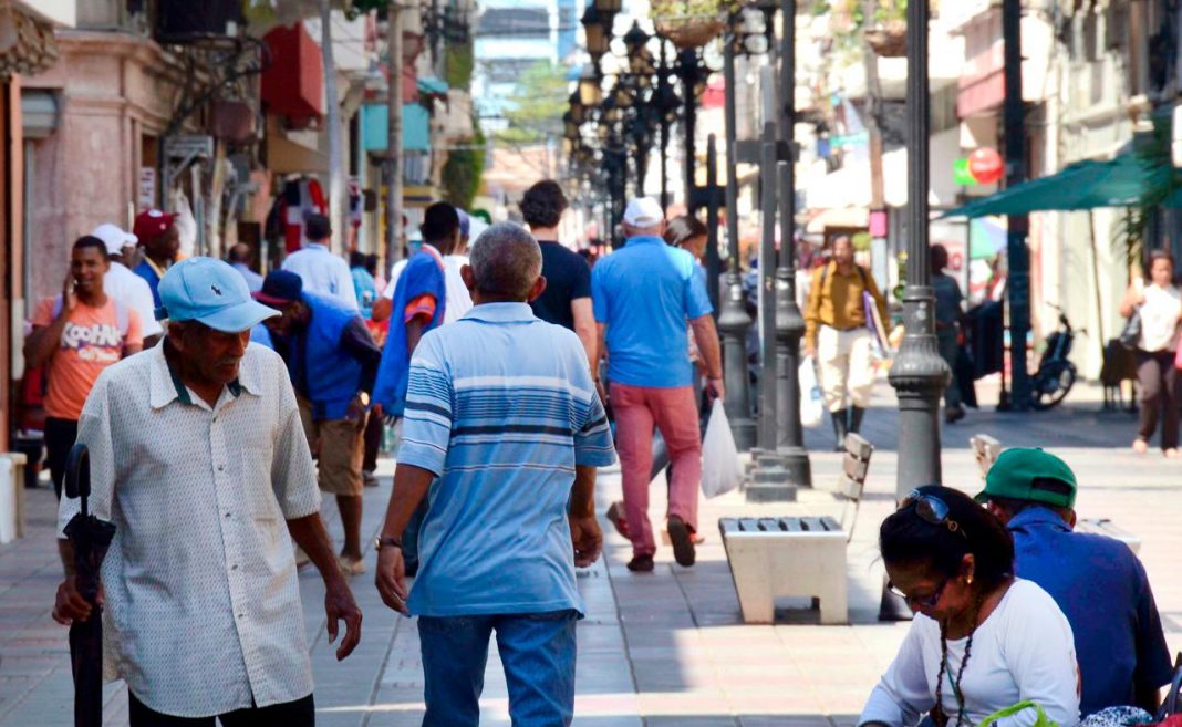 Solo el 8 % de los dominicanos se identifica como negro