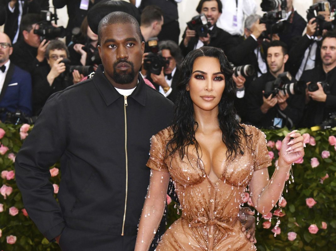 Kanye West compró y regaló a Kim Kardashian el vídeo sexual de ella con Ray J 