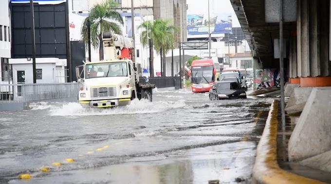 Tendremos un miércoles nublado con aguaceros frecuentes; alertas siguen vigentes