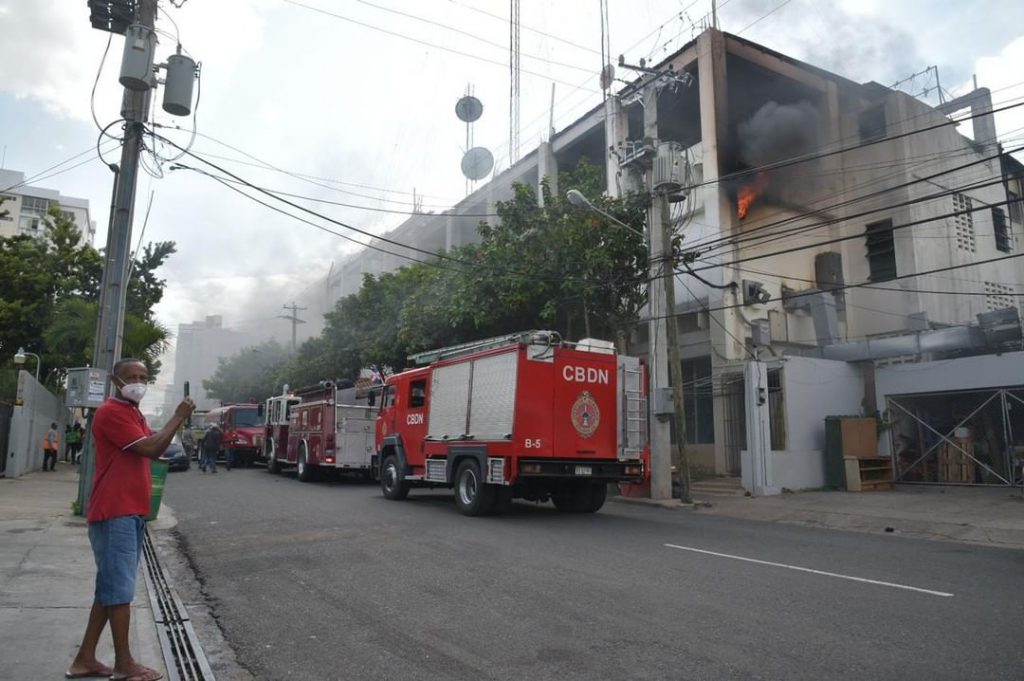 Aumentan a dos los fallecidos en incendio ocurrido en el Canal del Sol