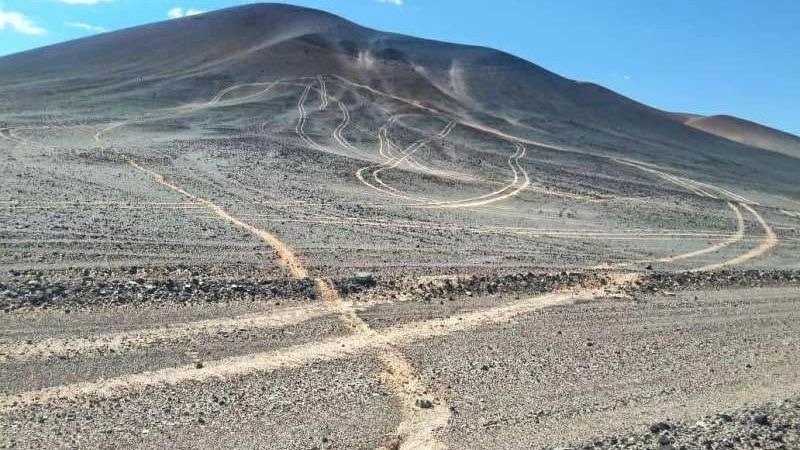 Multan turistas por dañar un área volcánica protegida en Argentina