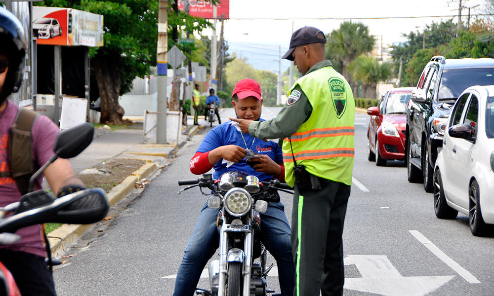 Digesett elimina cuotas de multas que tenían que poner los agentes en las calles