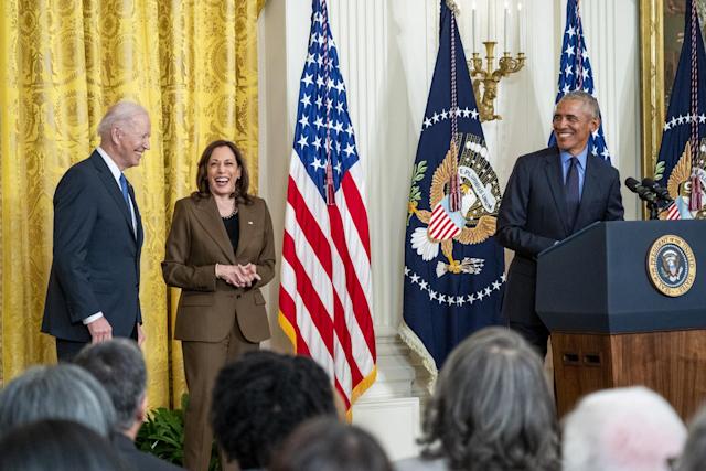 Obama vuelve a la Casa Blanca para reivindicar su legado