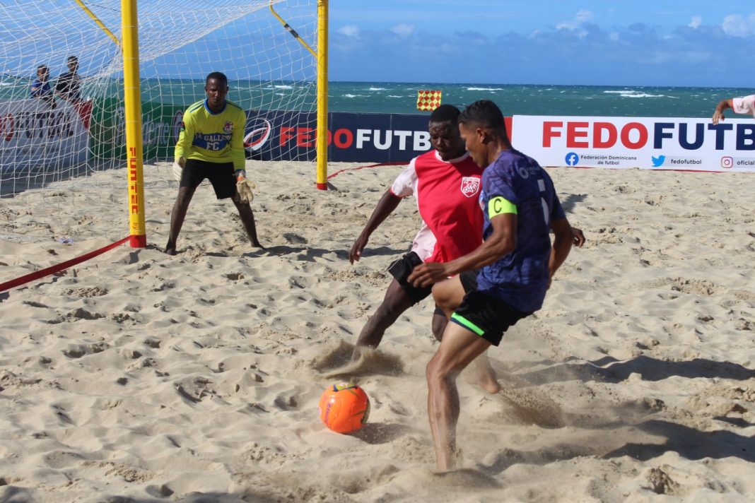 Inauguran la Copa Banreservas de Fútbol Playa en Puerto Plata