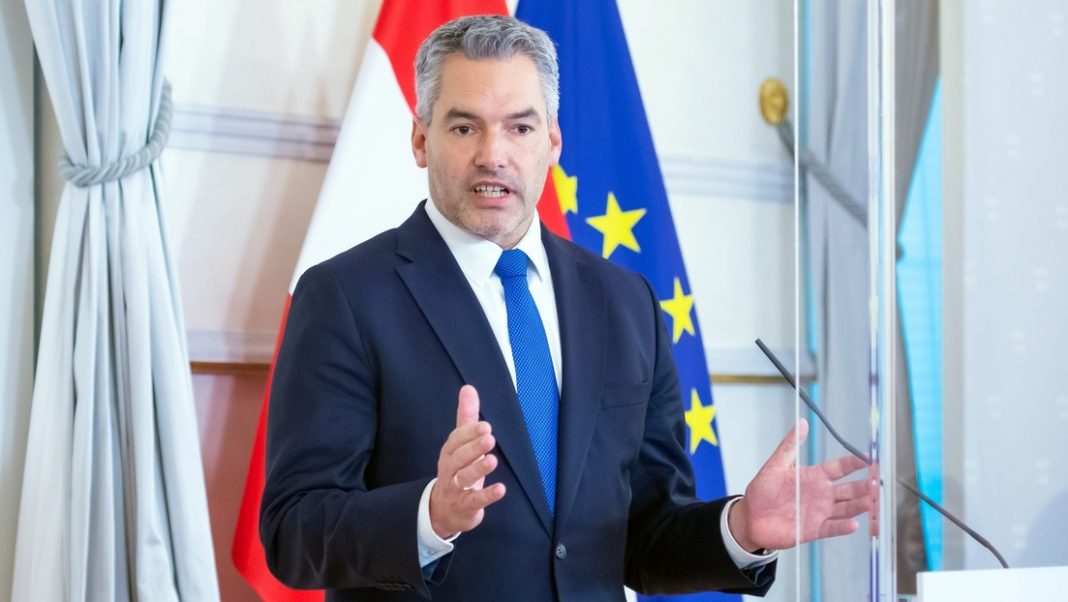 Canciller austriaco revela países que no apoyan sanciones sobre el gas ruso