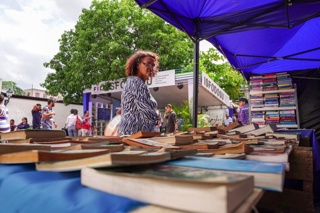 Feria del Libro prepara domingo familiar con talleres literarios, exposiciones, y espacios juveniles