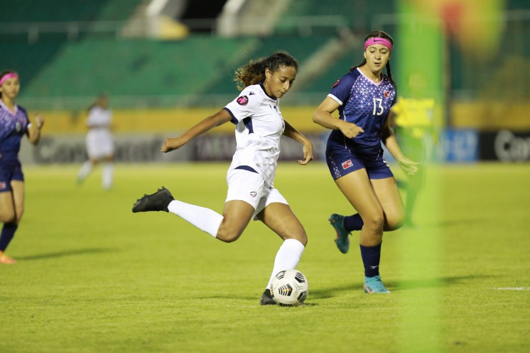 RD golea Bermudas y clasifica a octavos en el premundial femenino